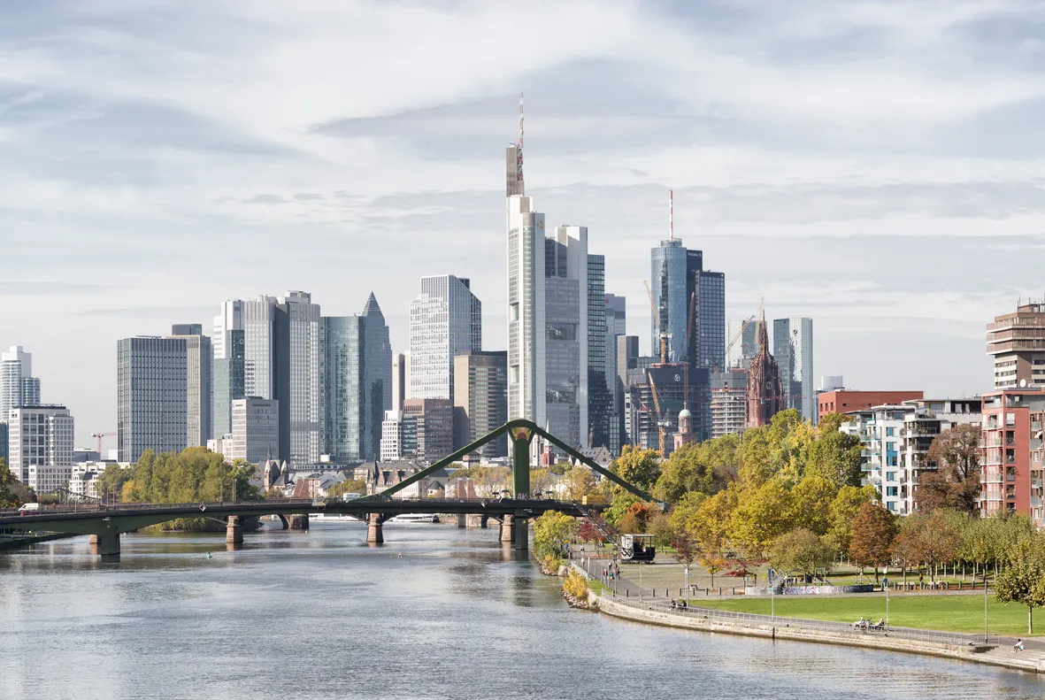 Zu sehen ist die Skyline von Frankfurt am Main.